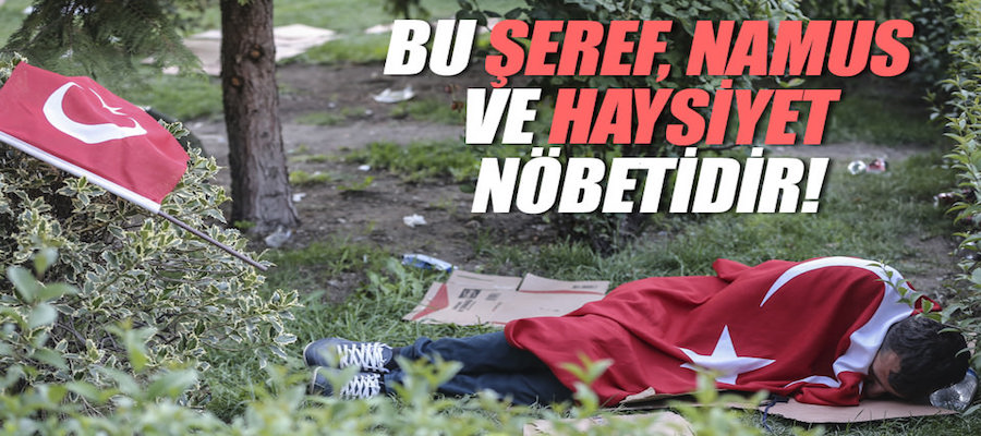 Bayrağa sarılan Türkiye, sokaklarda uyudu!