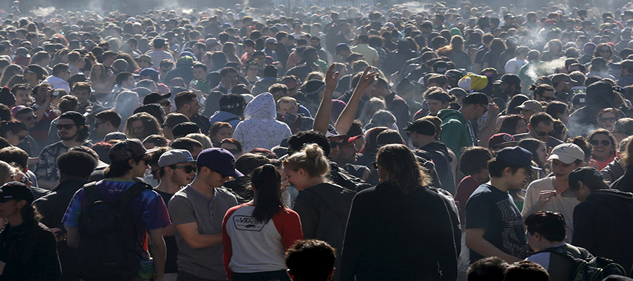 Kanada’daki Marijuana yürüyüşüne rekor katılım