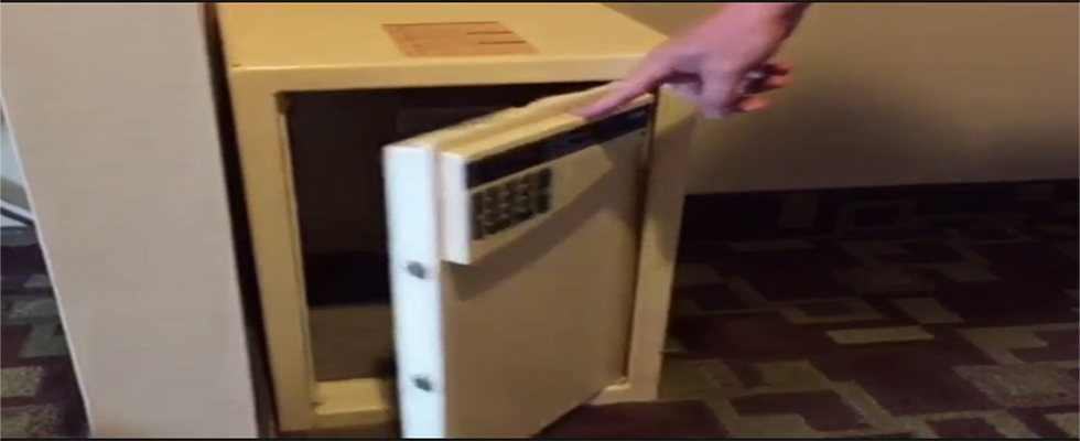 Bebeği çelik kasaya kilitleyip kaçtılar..