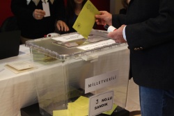 Kanada’da 7599 oy kullanıldı..