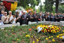 Metin Oktay anıldı