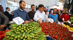 Başbakan pazar alışverişinde..
