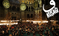 Ayasofya Camii'nde gençlerin yoğun katılımıyla sabah namazı